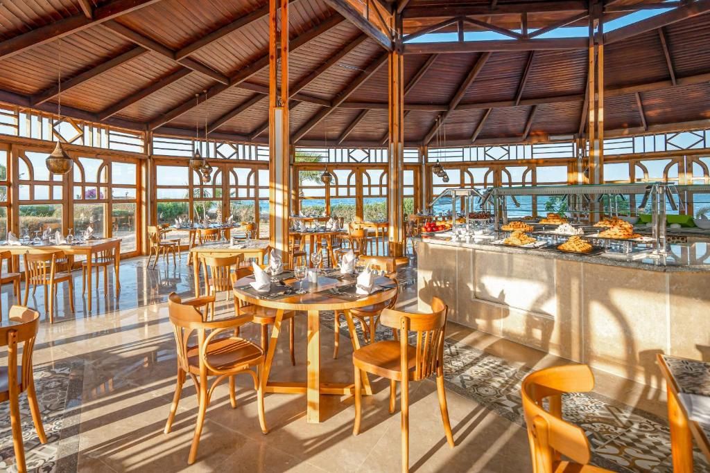 The Three Corners Equinox Beach Resort фото 73