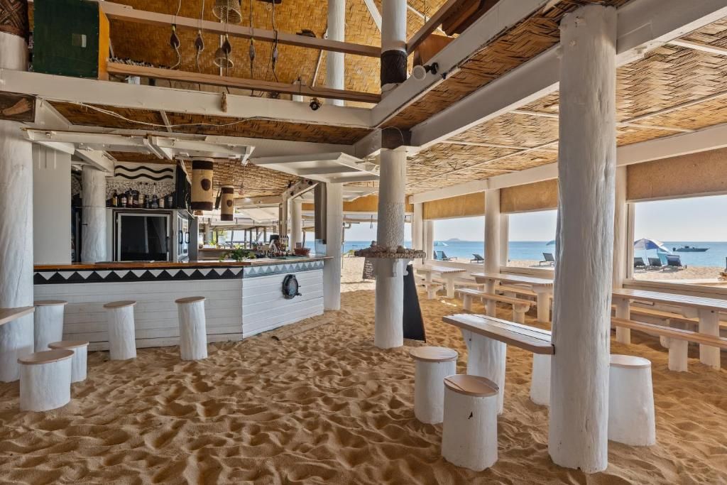 Beachcomber Island Resort фото 41