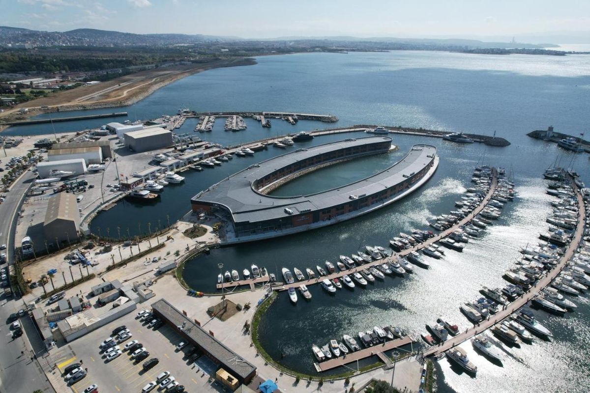 Crowne Plaza Istanbul Tuzla Viaport Marina фото 2