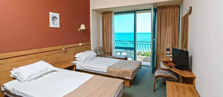 Фото отеля Hotel Ambassador - Free Parking