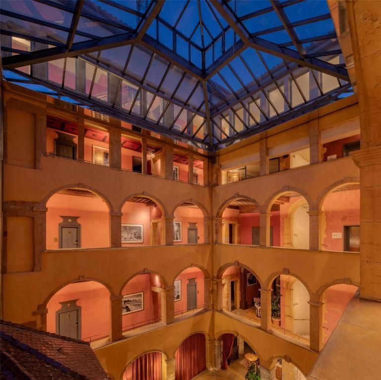 Hotel Cour Des Loges фото 35