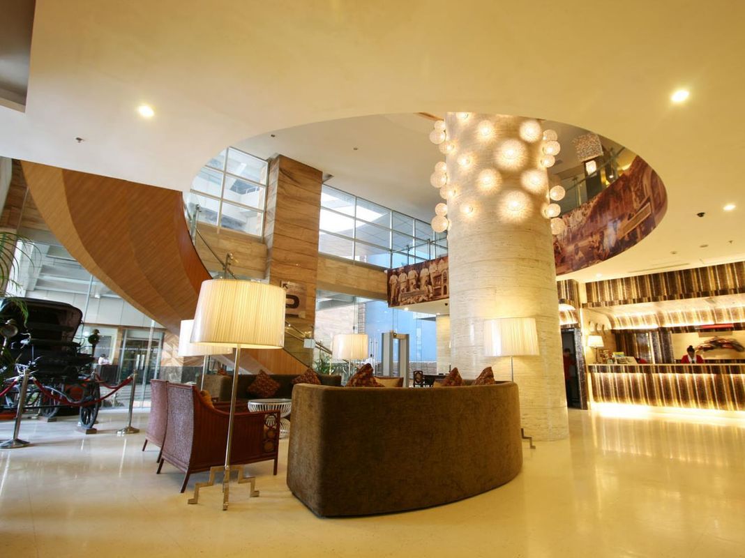 Crown Regency Hotels & Towers фото 19