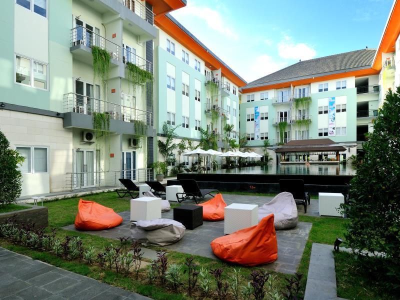 Harris Hotel & Residences Riverview Kuta фото 14