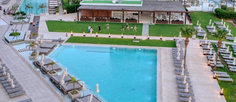 Фото отеля Chrysomare Beach Hotel & Resort