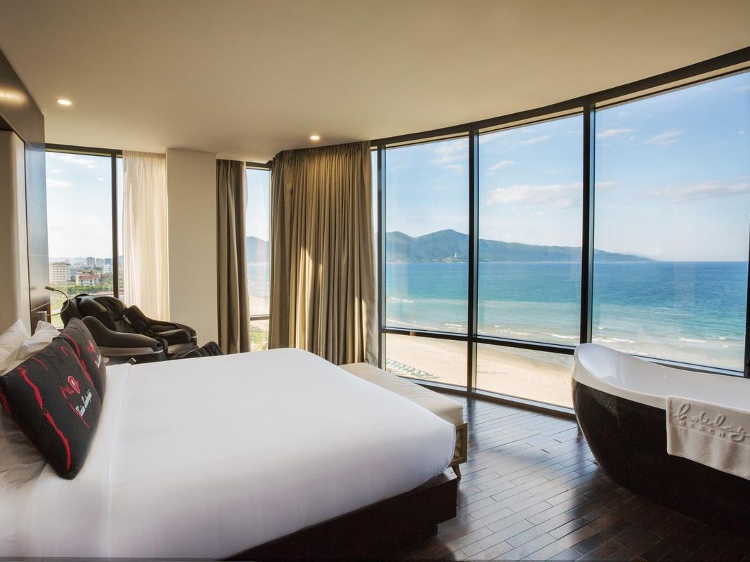 Holiday Beach Danang Hotel & Spa фото 26