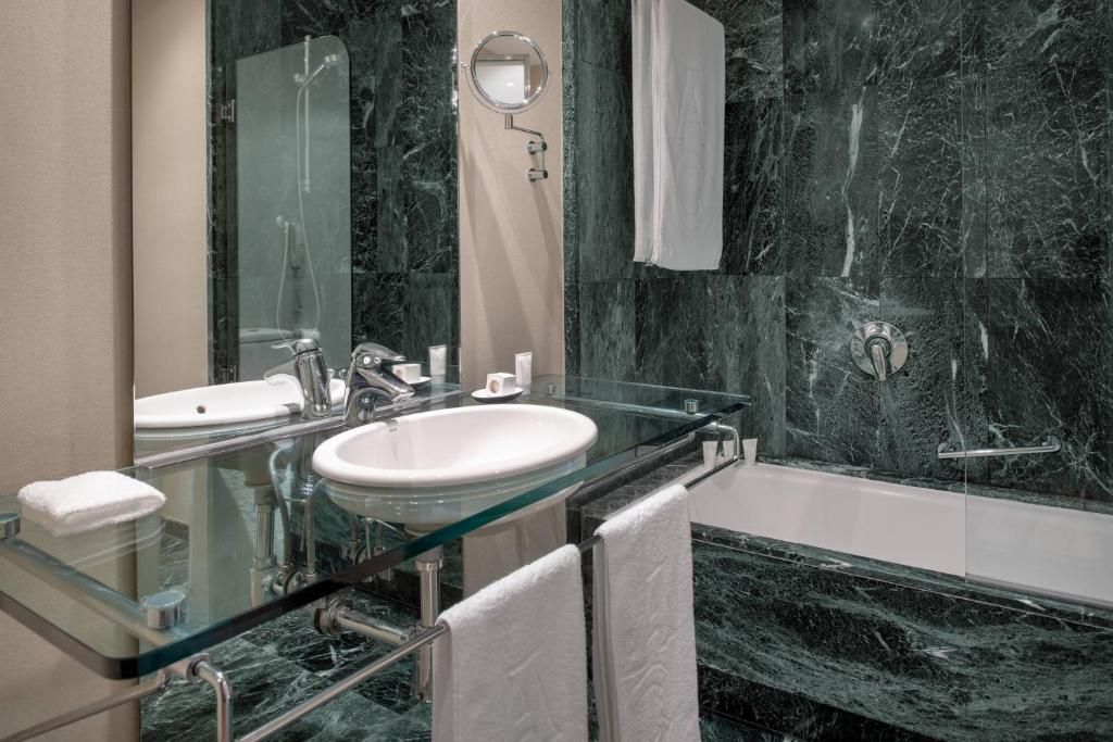 AC Hotel Malaga Palacio by Marriott фото 33