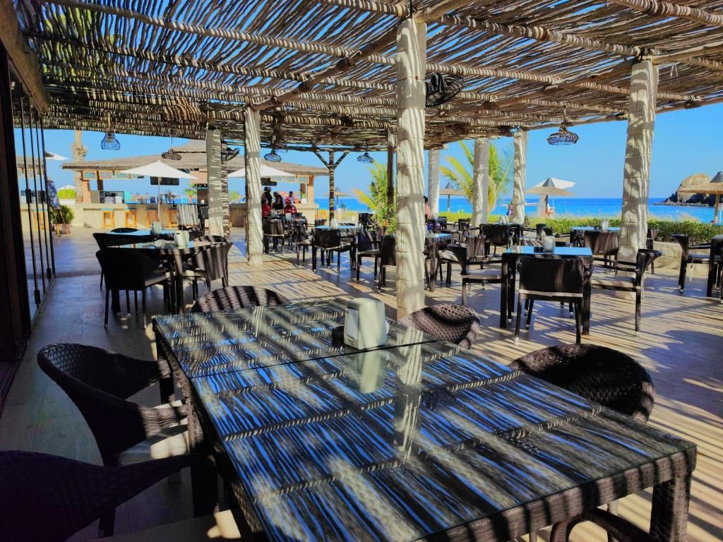 Sandy Beach Hotel & Resort фото 68