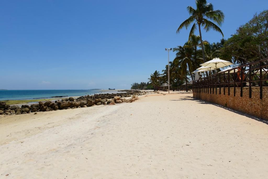 Ledger Plaza Bahari Beach фото 13