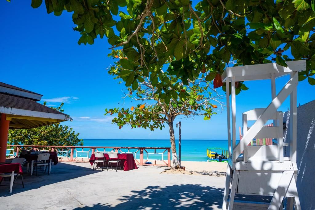 Shields Negril Villas LTD фото 14