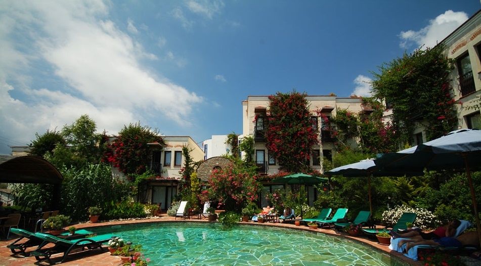 El Vino Hotel & Suites фото 1