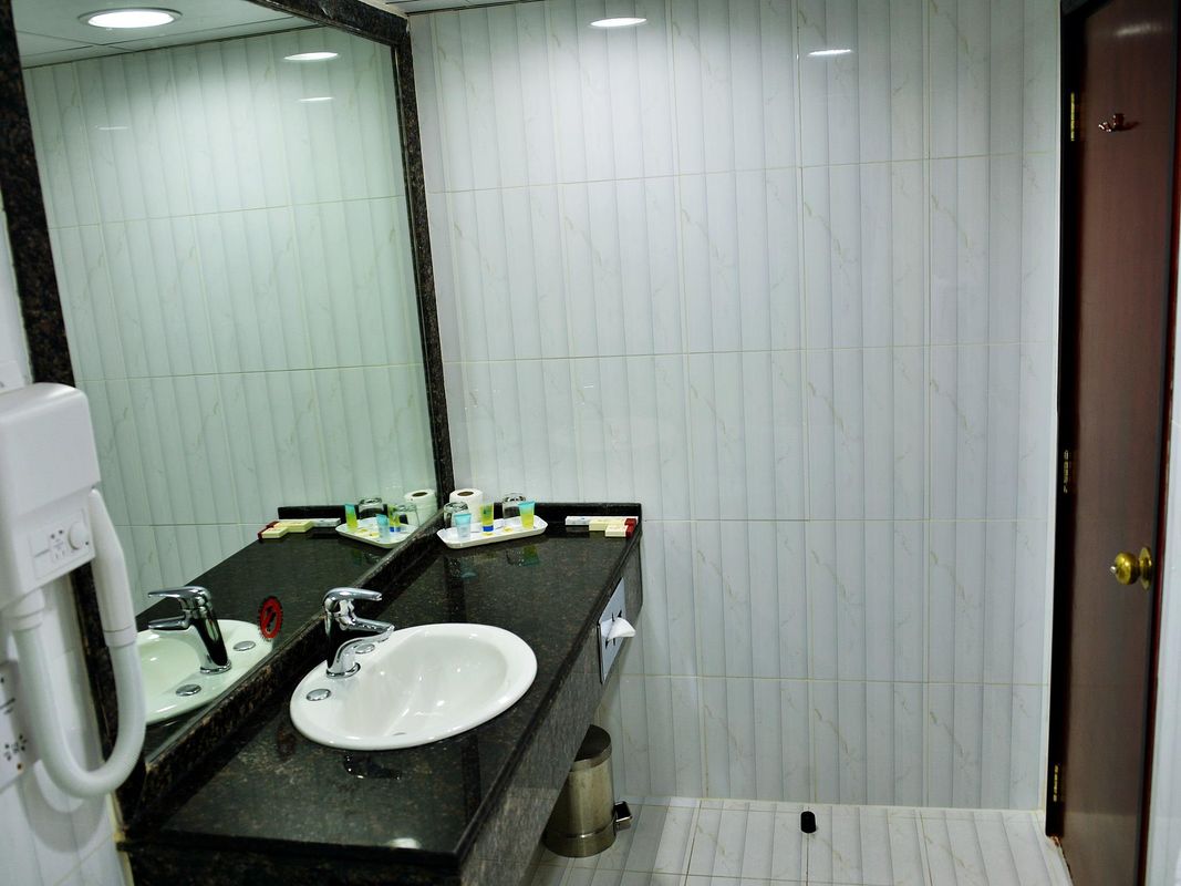 Imperial Suites Hotel фото 23