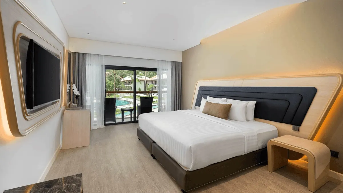 Amora Beach Resort Phuket фото 21