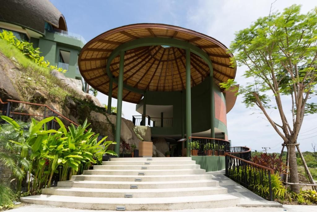 Crest Resort & Pool Villas фото 75