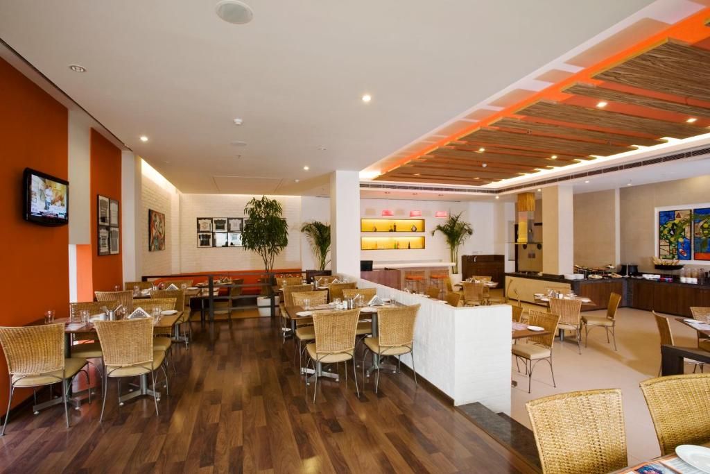 Lemon Tree Hotel, East Delhi Mall фото 3