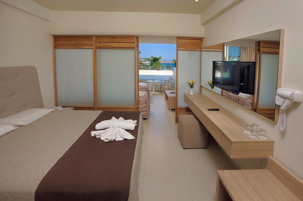 Nelia Beach Hotel фото 26