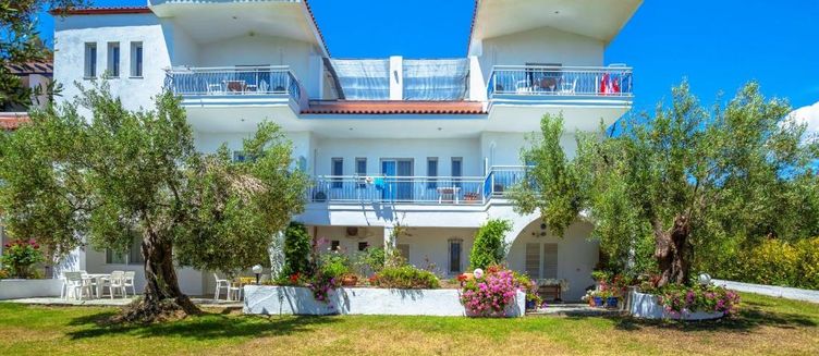 Фото отеля Xenios Faros Apartments