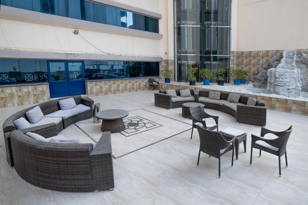 Al Jawhara Gardens фото 16