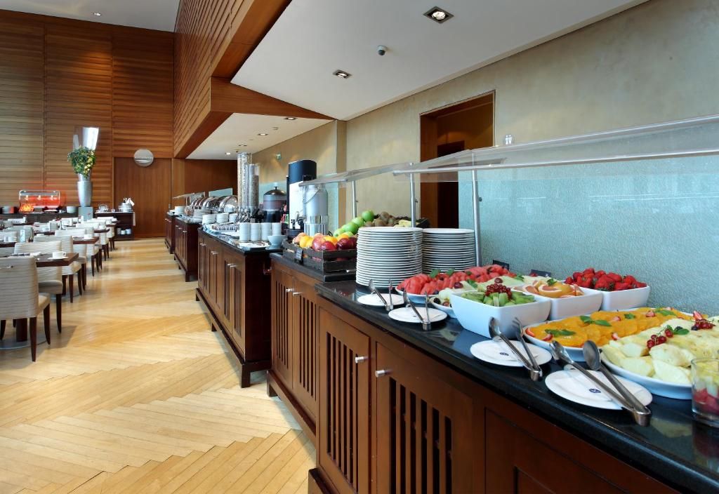 Eurostars Grand Marina фото 62
