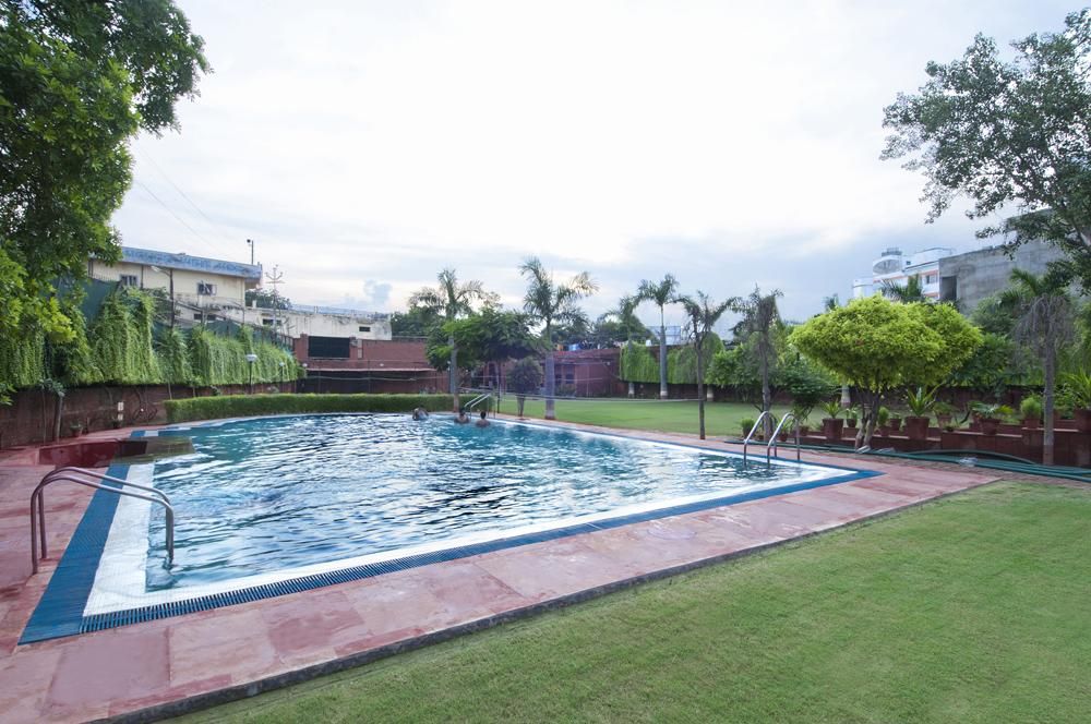 Hotel Atithi фото 0