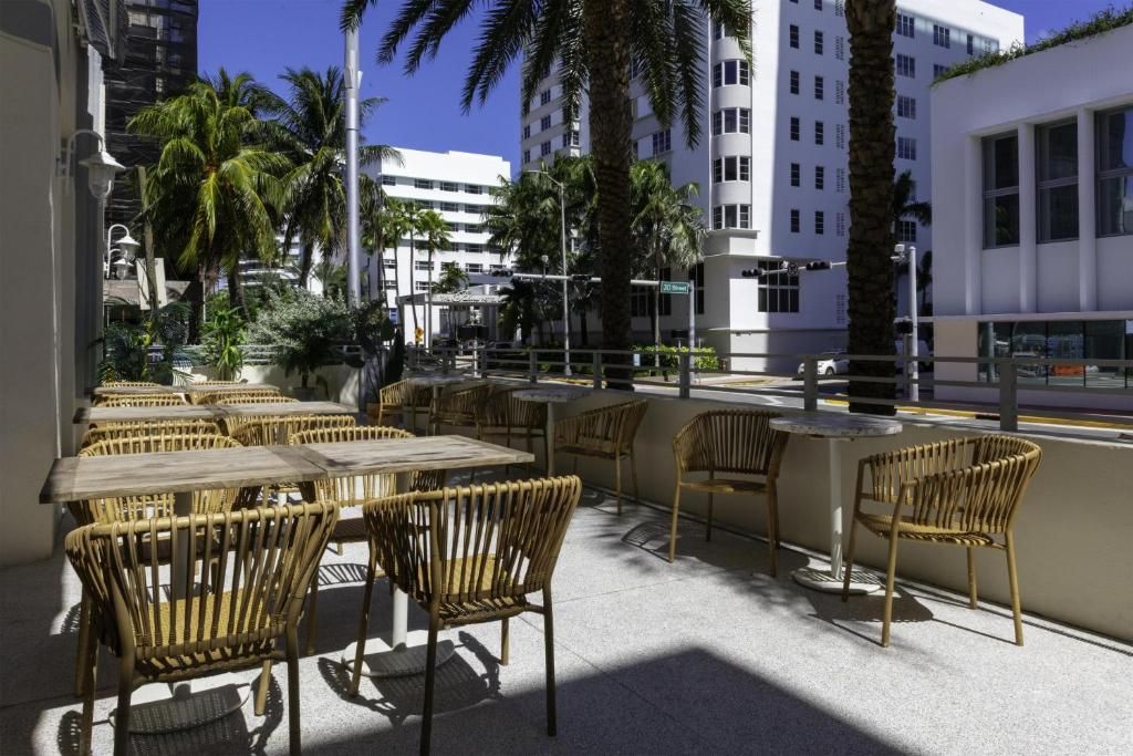 Hilton Garden Inn Miami South Beach-Royal Polo фото 4