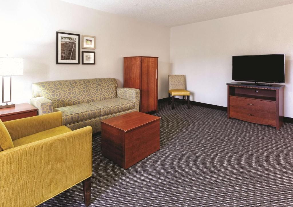 La Quinta Inn & Suites Miami Airport East фото 22