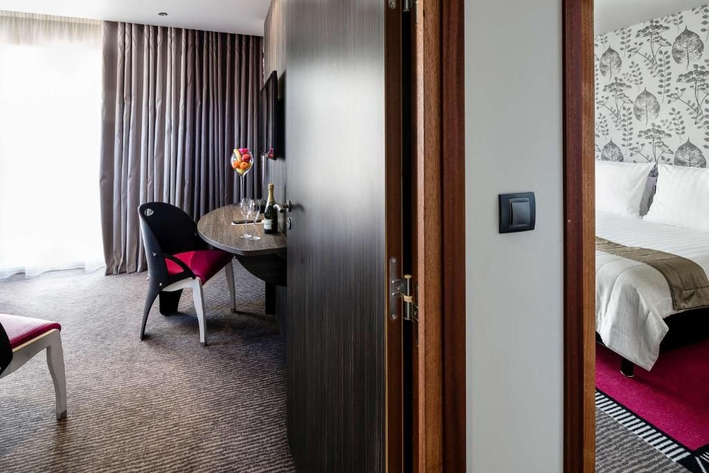 Best Western Plus Le Patio des Artistes Wellness Jacuzzi фото 50