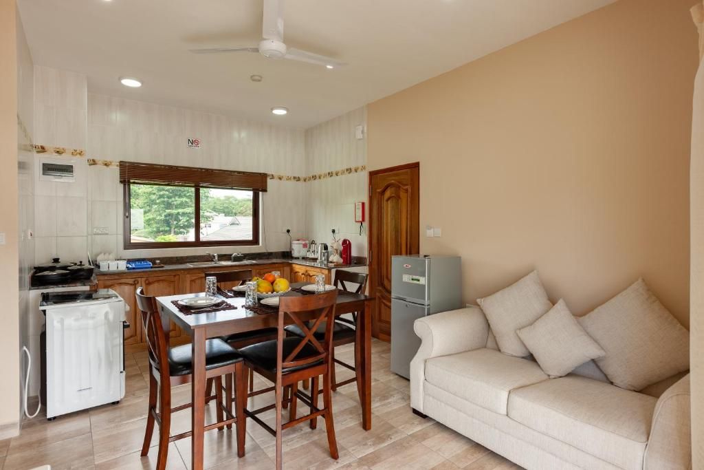Stone Self Catering Apartment фото 4