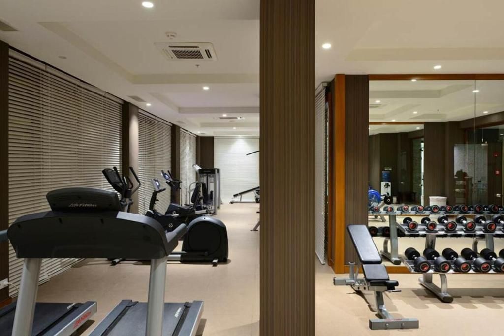 Sundance Suites Hotel фото 23