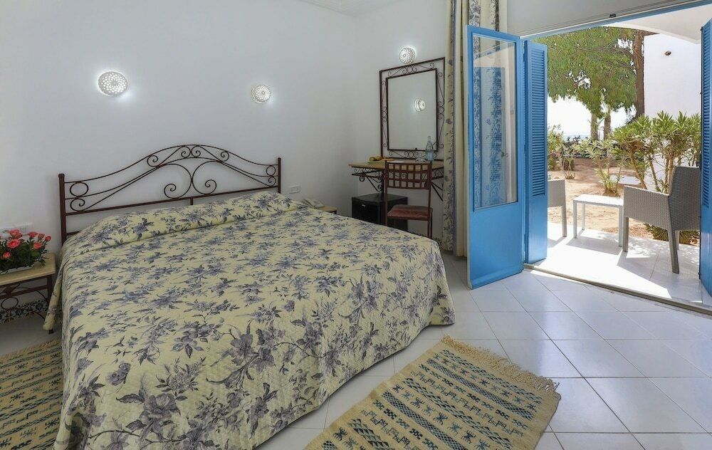 Hari Club Beach Resort фото 22