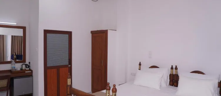 Фото отеля Surf Una Beach Hotel