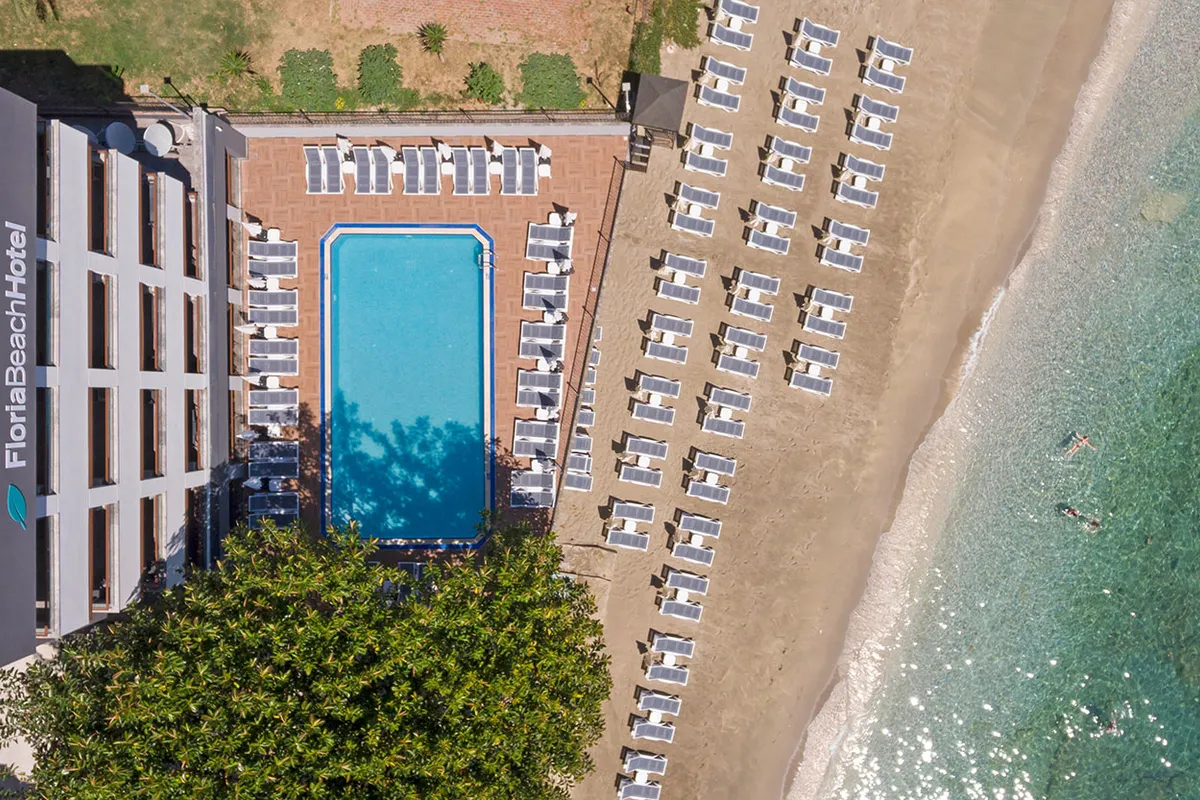 Floria Beach Hotel фото 1