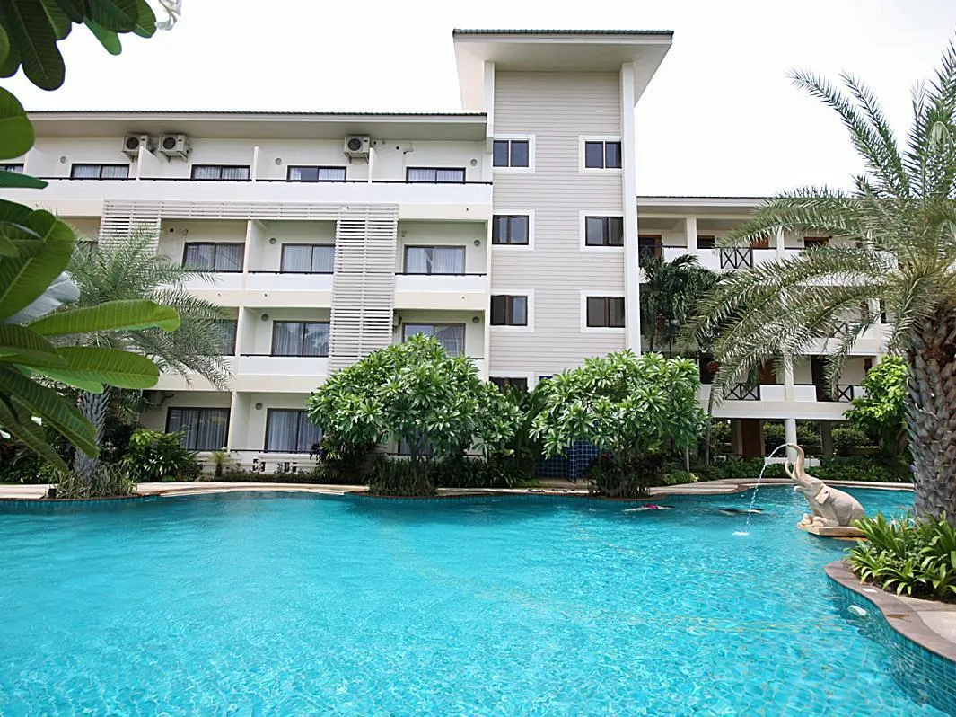 Sea Breeze Jomtien Resort фото 27