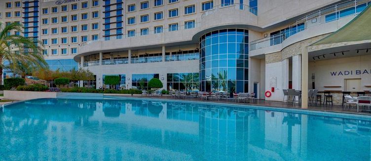 Фото отеля Crowne Plaza Muscat OCEC