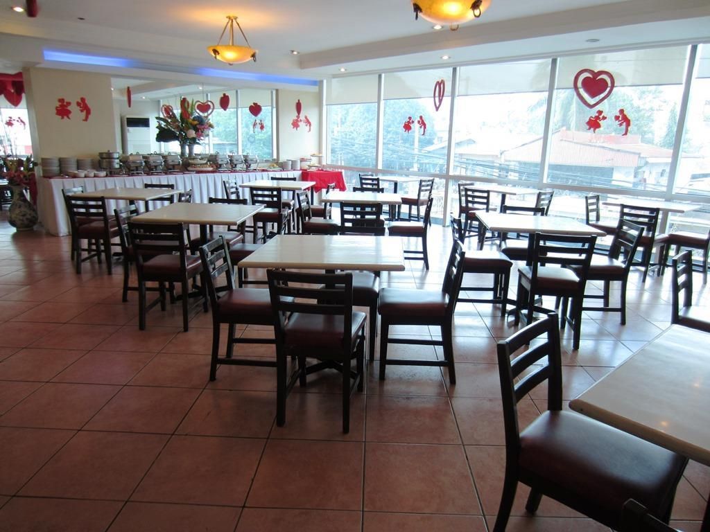 Golden Peak Hotel & Suites фото 4