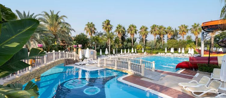 Фото отеля Royal Dragon Hotel