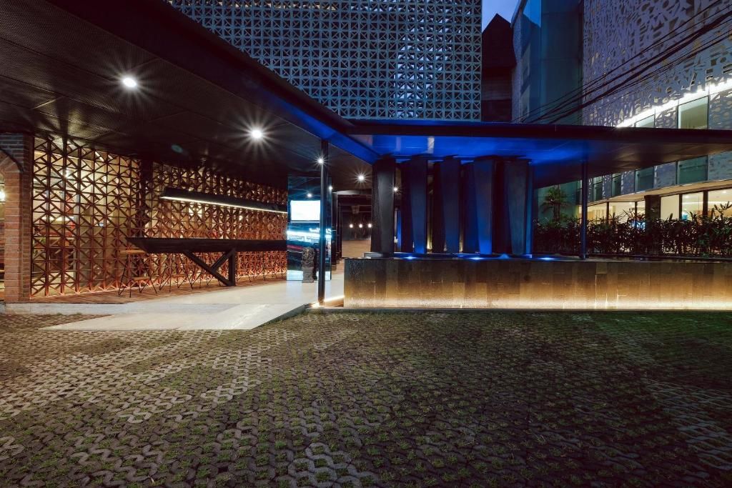 J Hotel Kuta фото 34