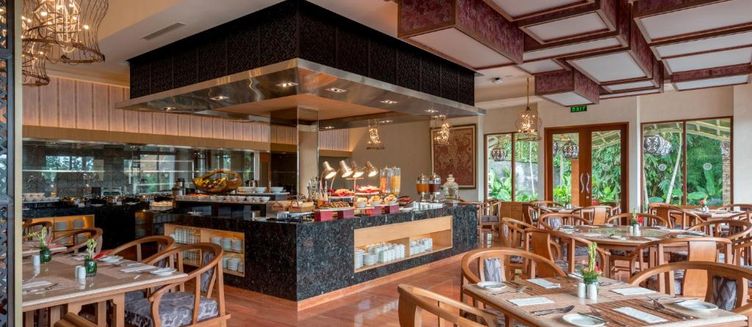 Фото отеля SereS Springs Resort