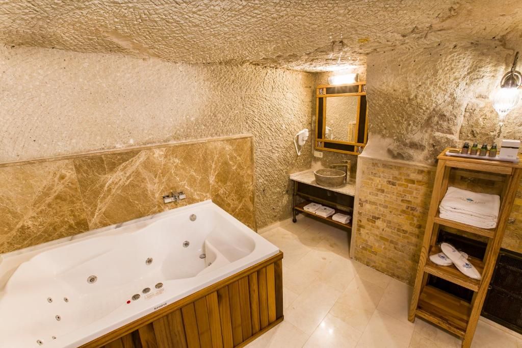 Imperial Cave Suites & SPA фото 42
