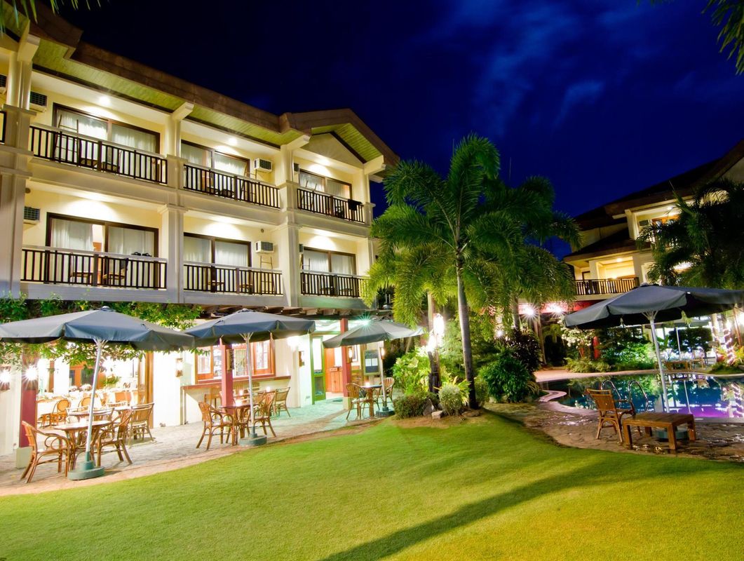 Boracay Tropics Resort Hotel фото 32