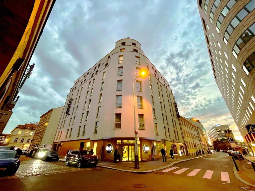 B & B Hotel Prague City фото 0