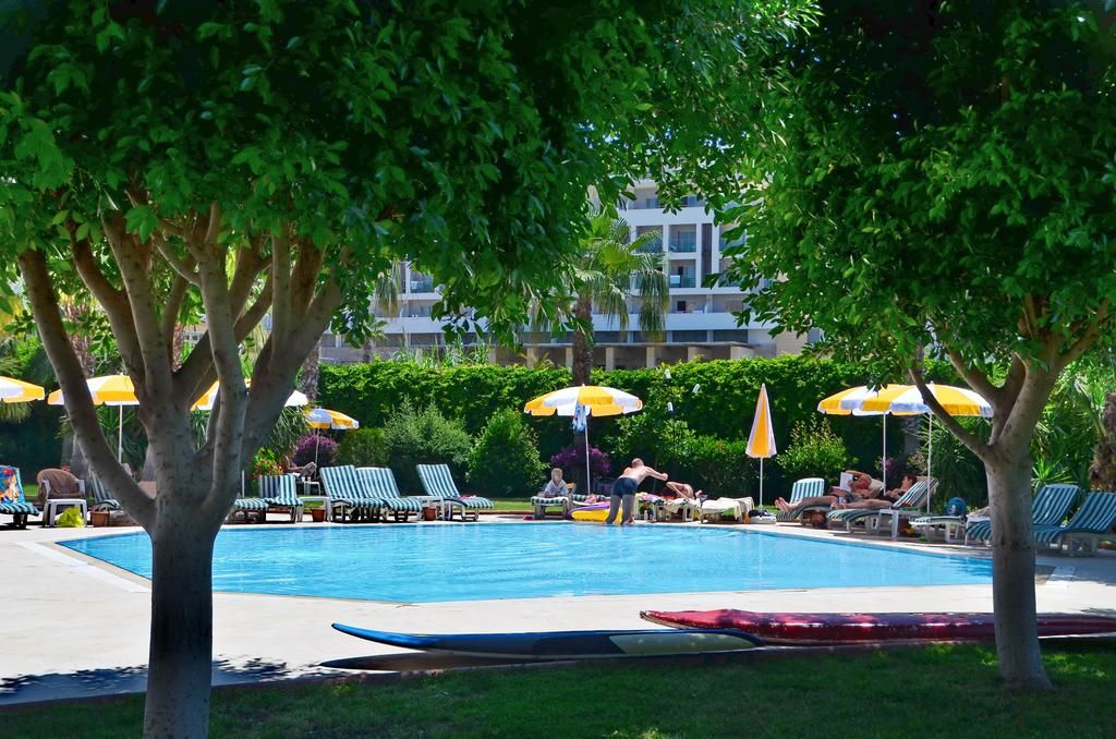 Royal Garden Suit Hotel фото 8