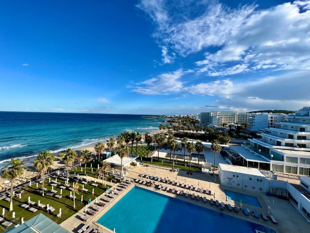 Constantinos The Great Beach Hotel фото 93