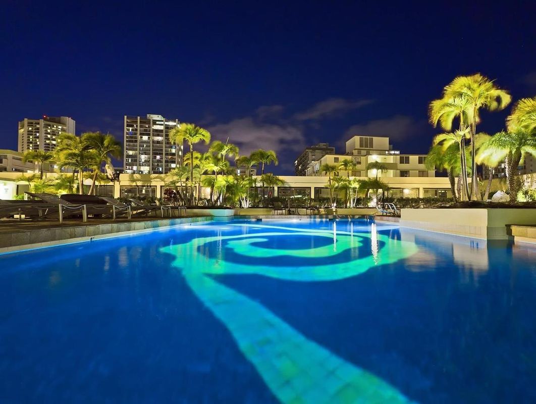 Hilton Waikiki Beach Hotel фото 15