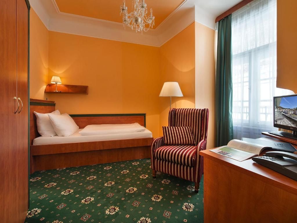EA Hotel Jessenius фото 18