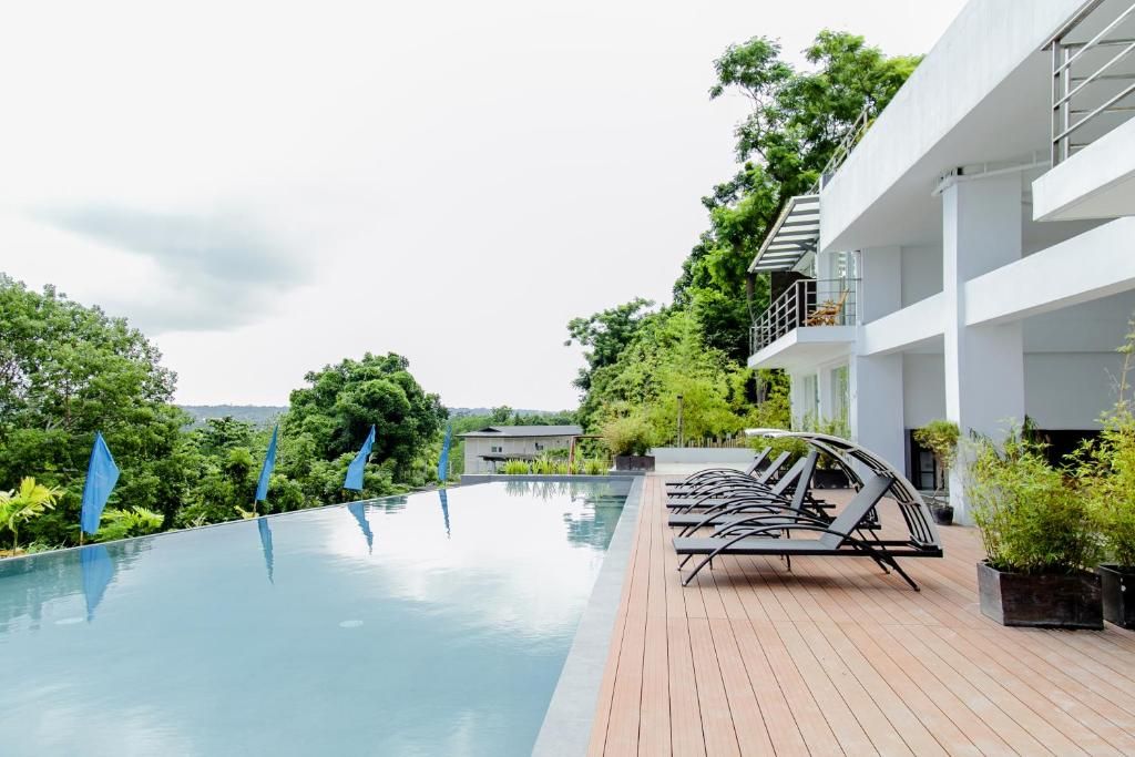 Ocean Suites Bohol Boutique Hotel фото 35