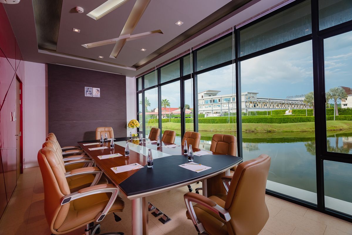 Phuket Fortune Airport Hotel Nai Yang Beach фото 12