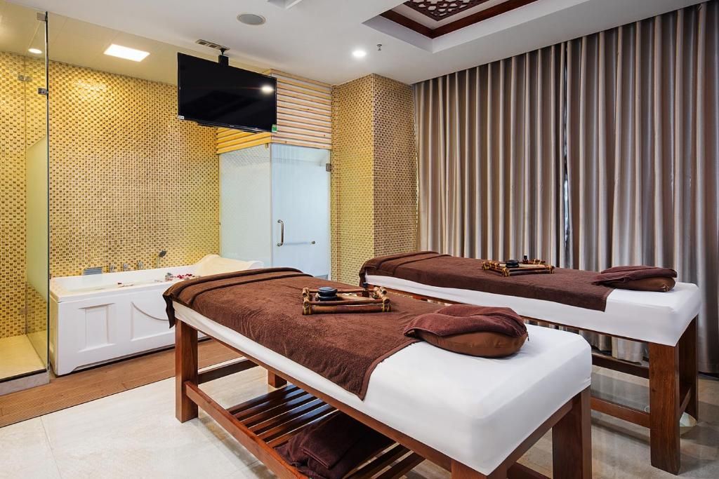 Paris Deli Danang Beach Hotel фото 29