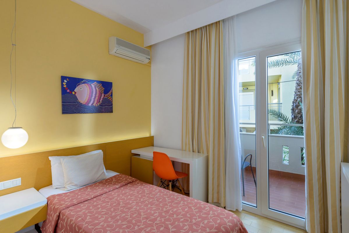 Zeus Hotels Palm Beach фото 1