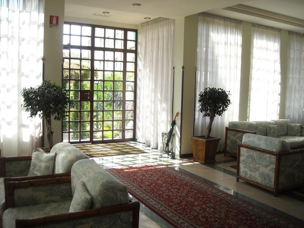 President Hotel фото 8