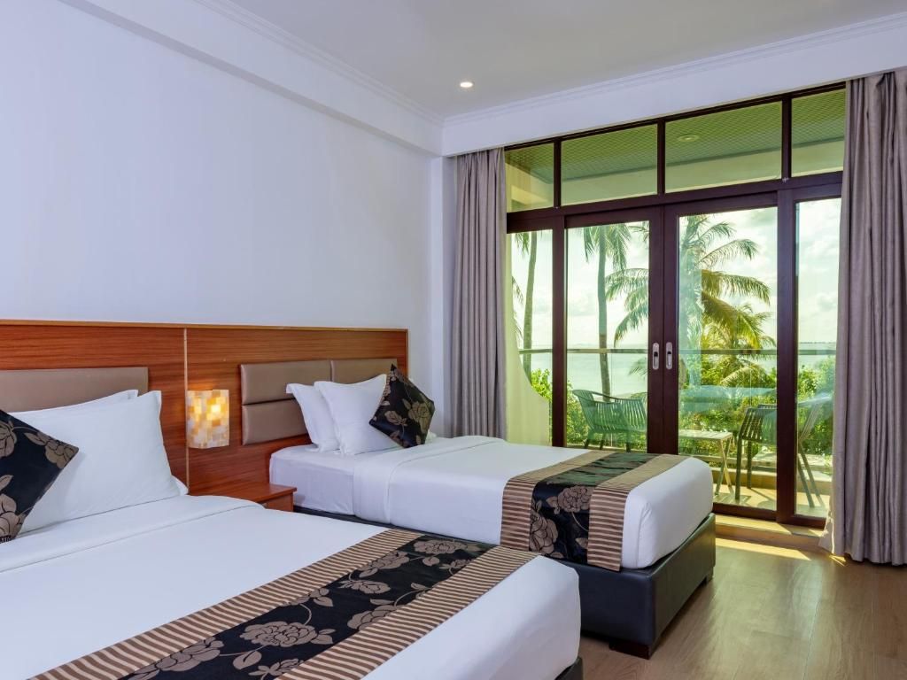 Kaani Beach Hotel фото 42